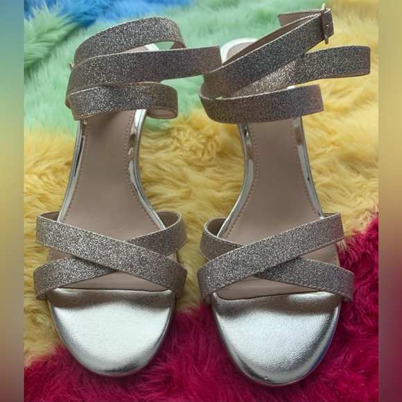 Excellent Condition, Jewel Badgley Mischka “Newberry Evening” Sandal, Size 8.5 - Picture 2 of 9
